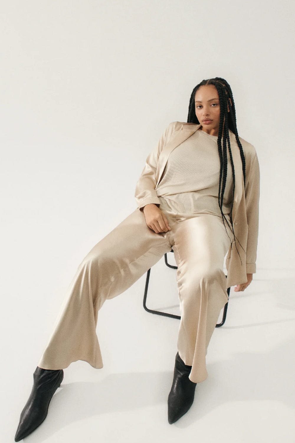 Silk Laundry - Calça Reta Seda Bias Bege