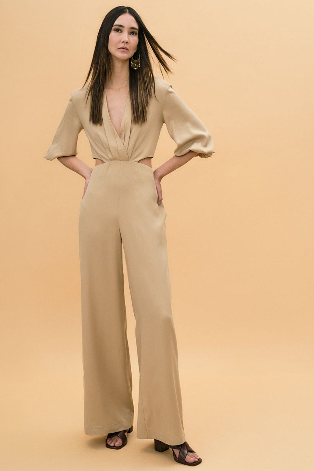 Access - Macacão Cut Out Laterais Bege