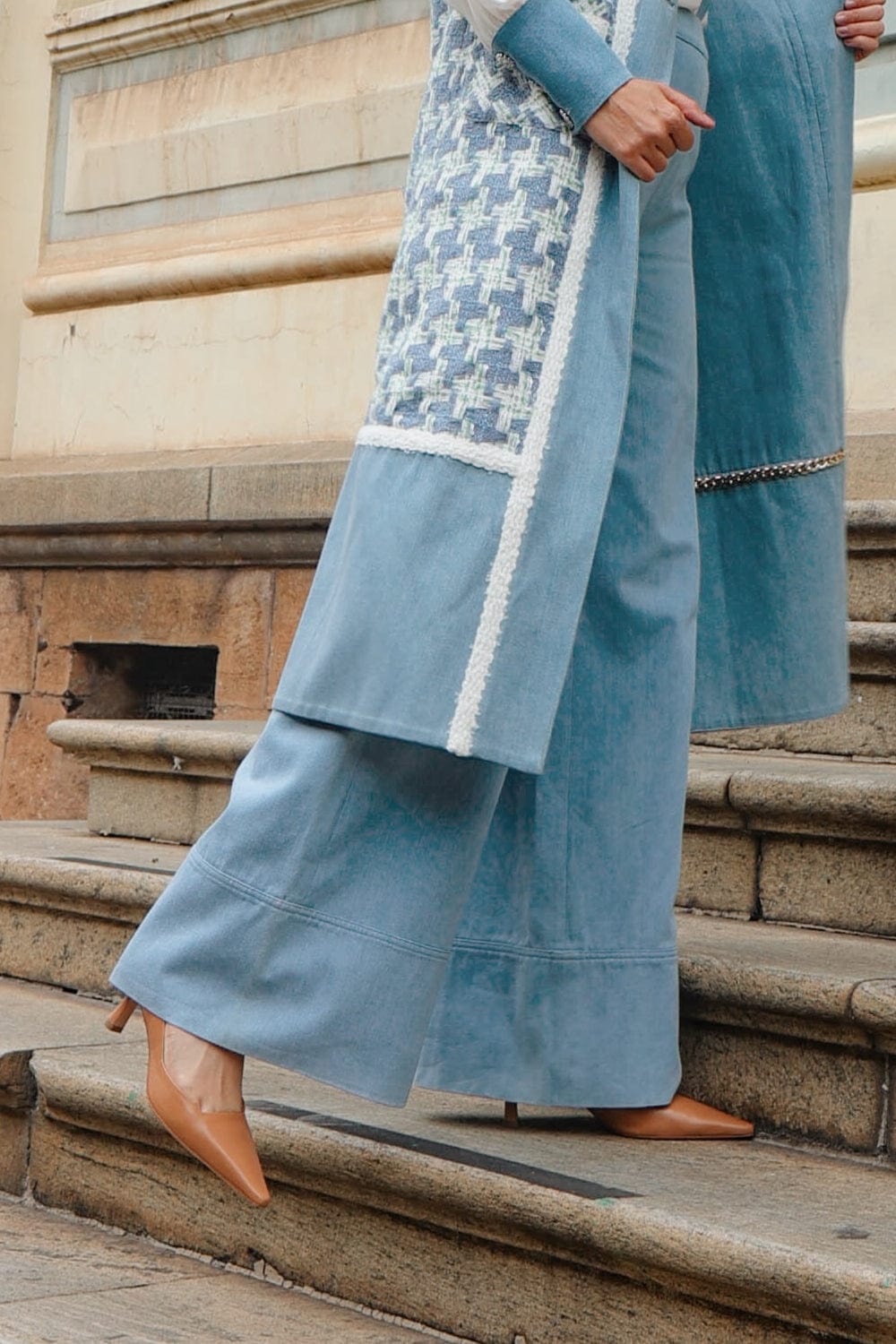 Edward Achour Paris - Calça Pantalona Jeans Botões Swarovski