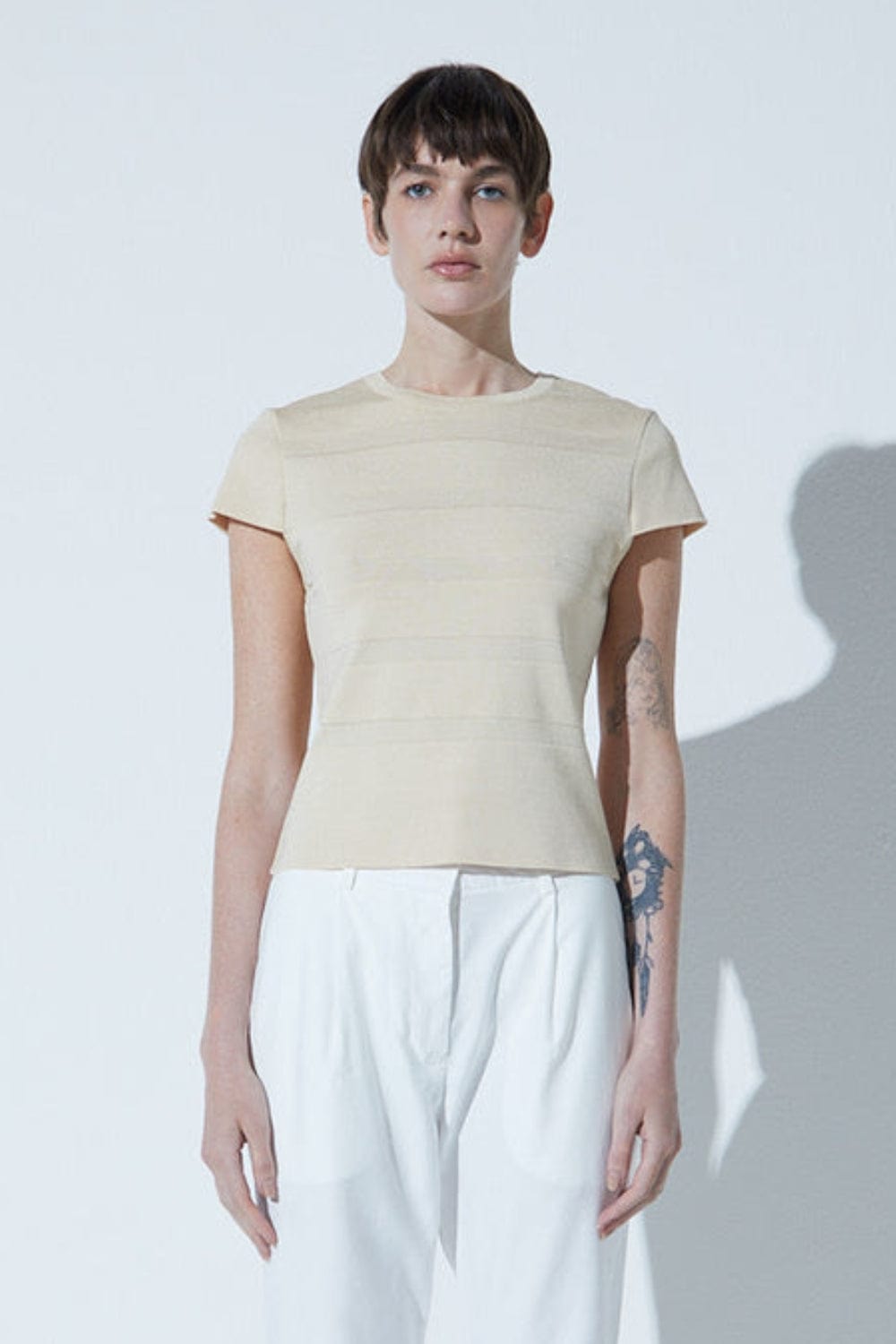 Viviane Furrier - Blusa Manga Curta em Tricot Bege