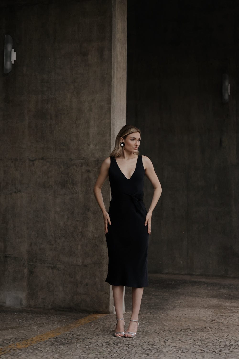 Glória Coelho - Vestido Midi Crepe Patou Decote V Frente e Costas Preto New