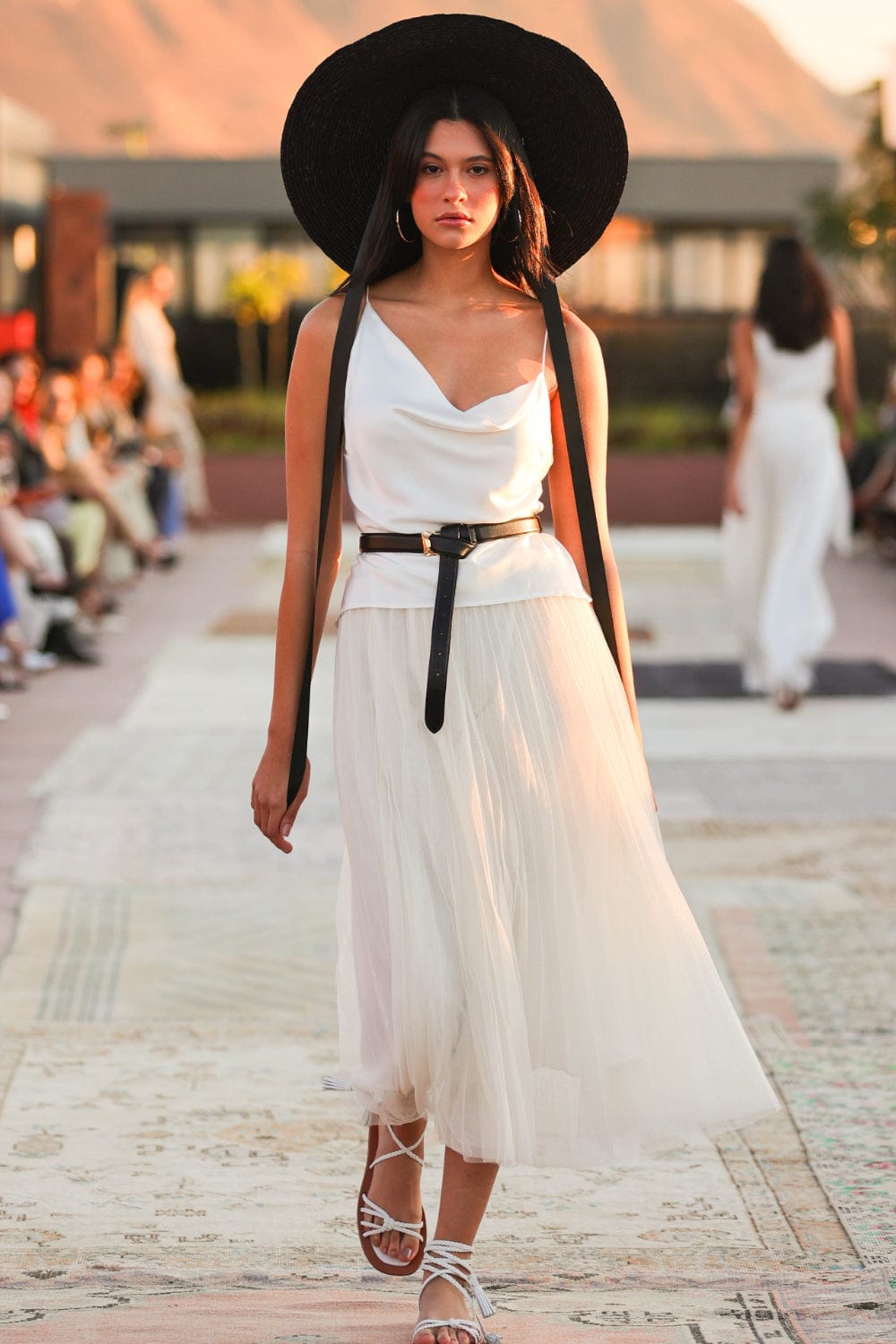 Tara Jarmon Paris- Saia Midi Tule Plissada Juillet Off White