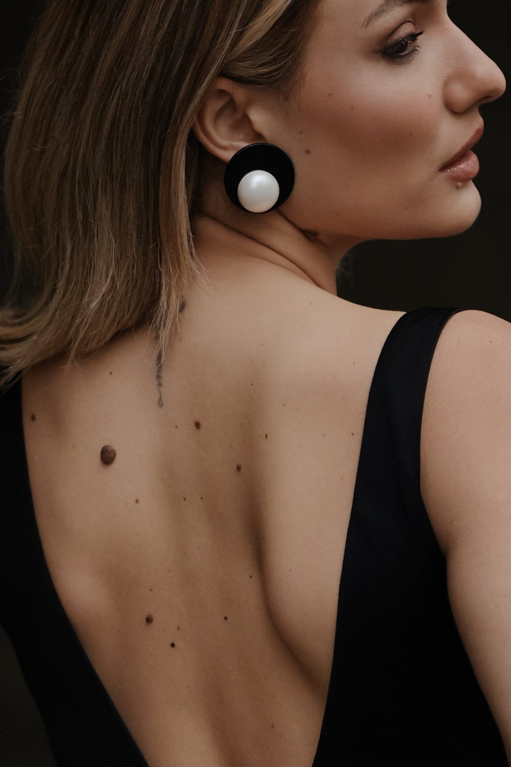 Angela Caputti - Brinco Redondo de Pressão