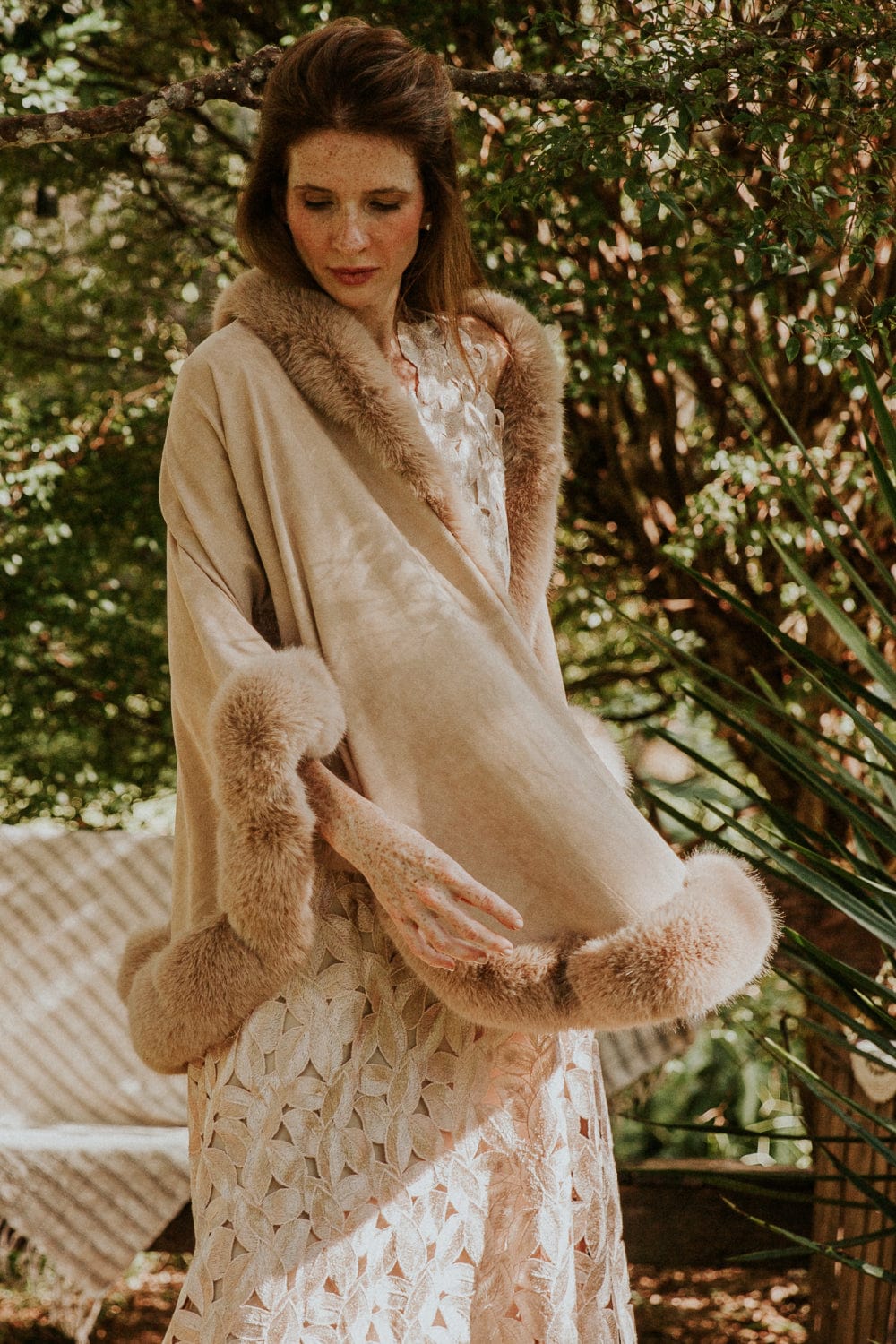 Alex Max - Poncho Sintético Fendi