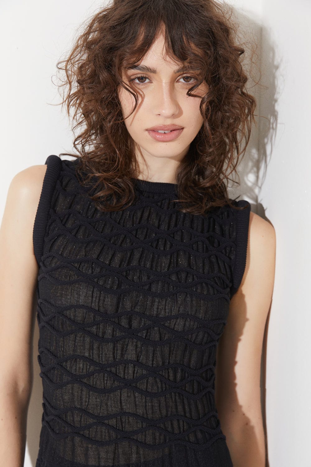 Coven - Blusa sem Manga Tricot Cordas Tridimensionais Preto