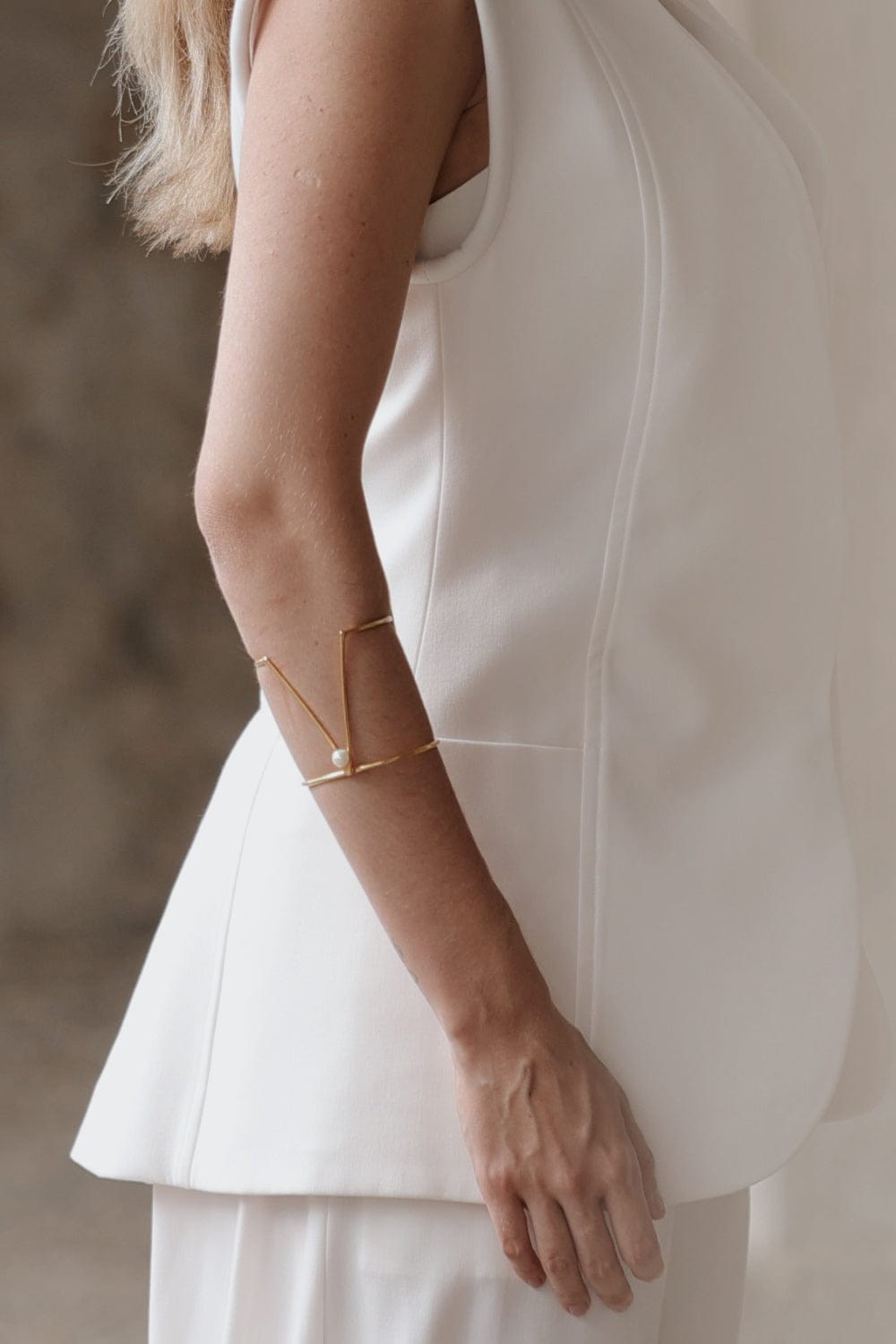 Lynyer- Bracelete V com Pérola