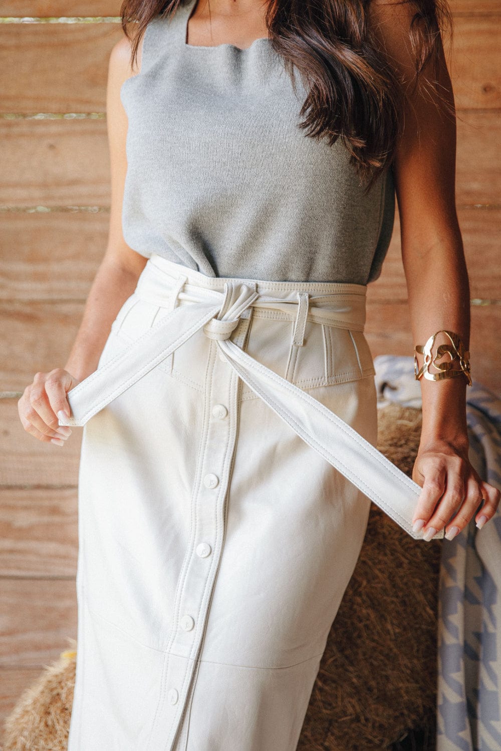 Juliana Sanmartin - Saia Midi Couro Prespontado Duplo Off White
