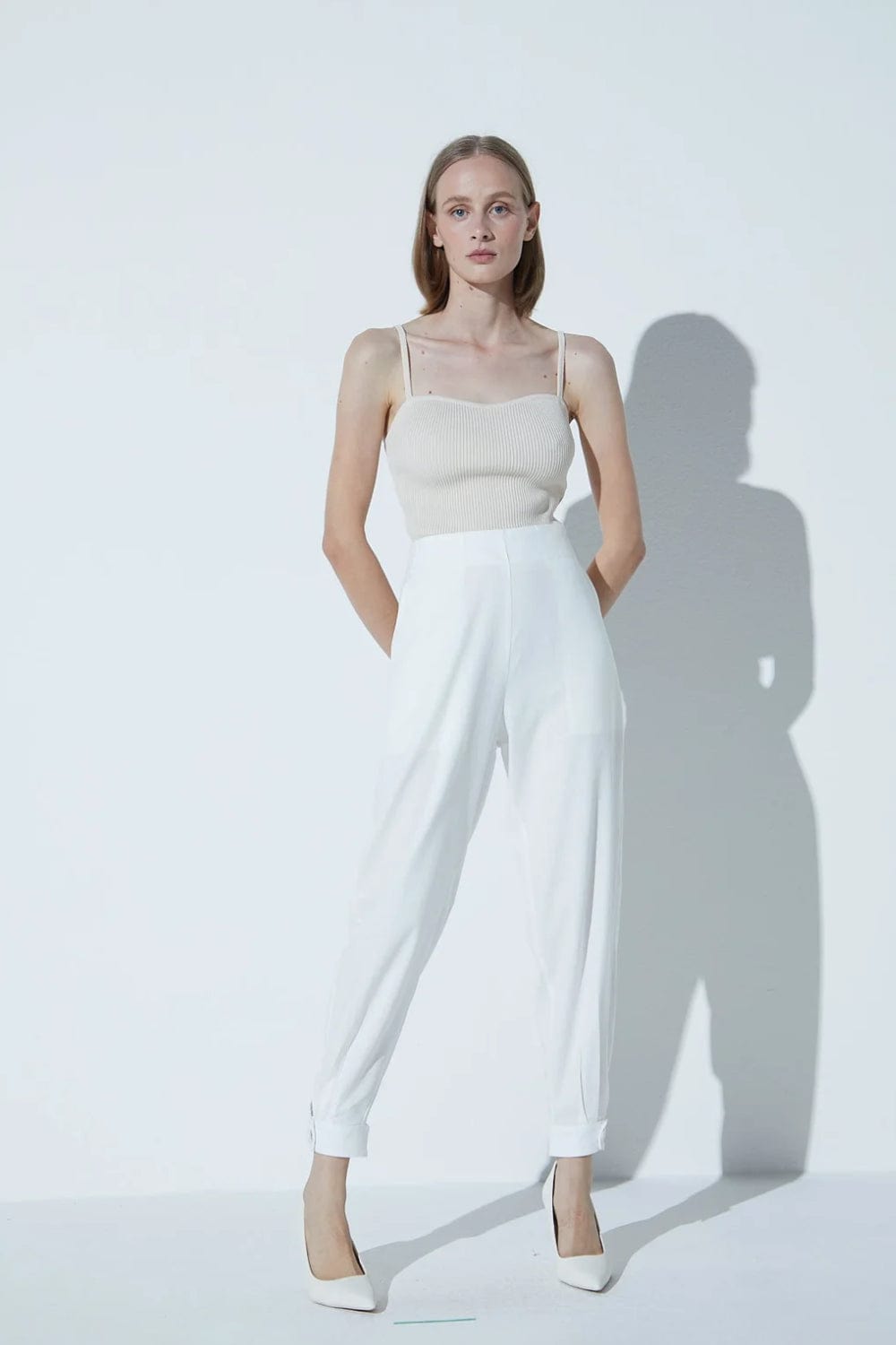 Viviane Furrier - Calça Cenoura Viscolinho Frida Off White