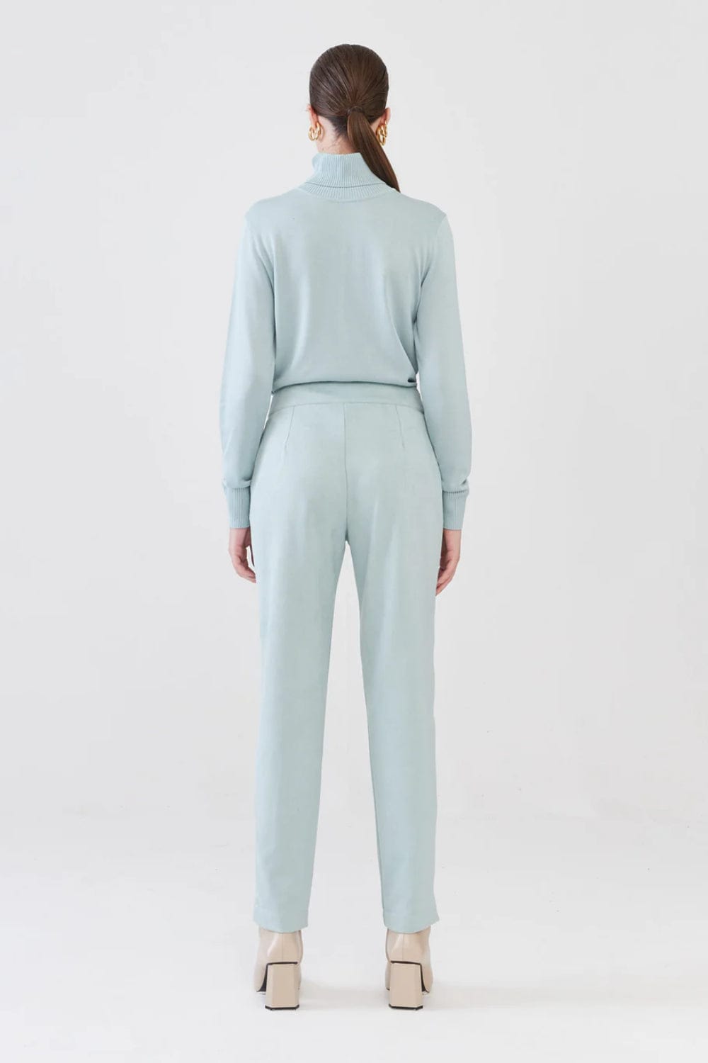 Viviane Furrier - Calça Reta com Nervuras em Malha Verde Claro