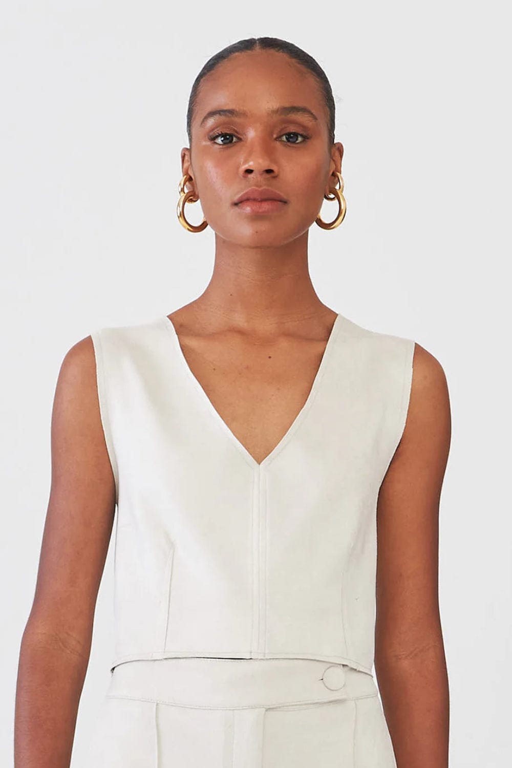 Viviane Furrier - Blusa Cropped sem Manga Nobu Off White