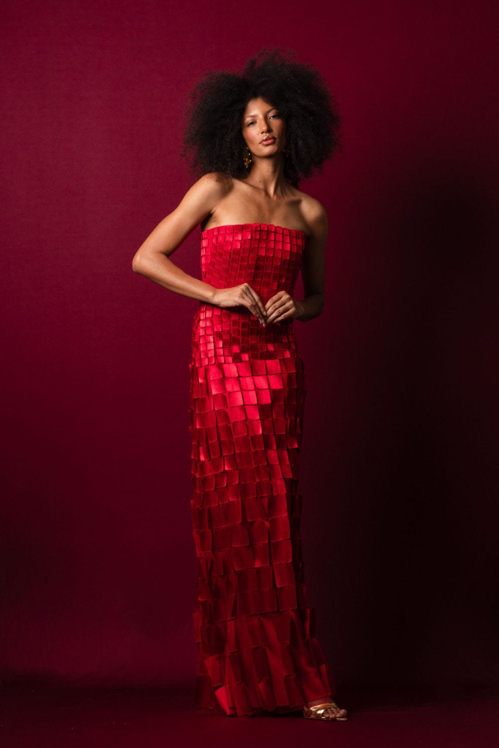 Glória Coelho - Vestido Longo sem Alça com Aplicações em Quadrado Vermelho