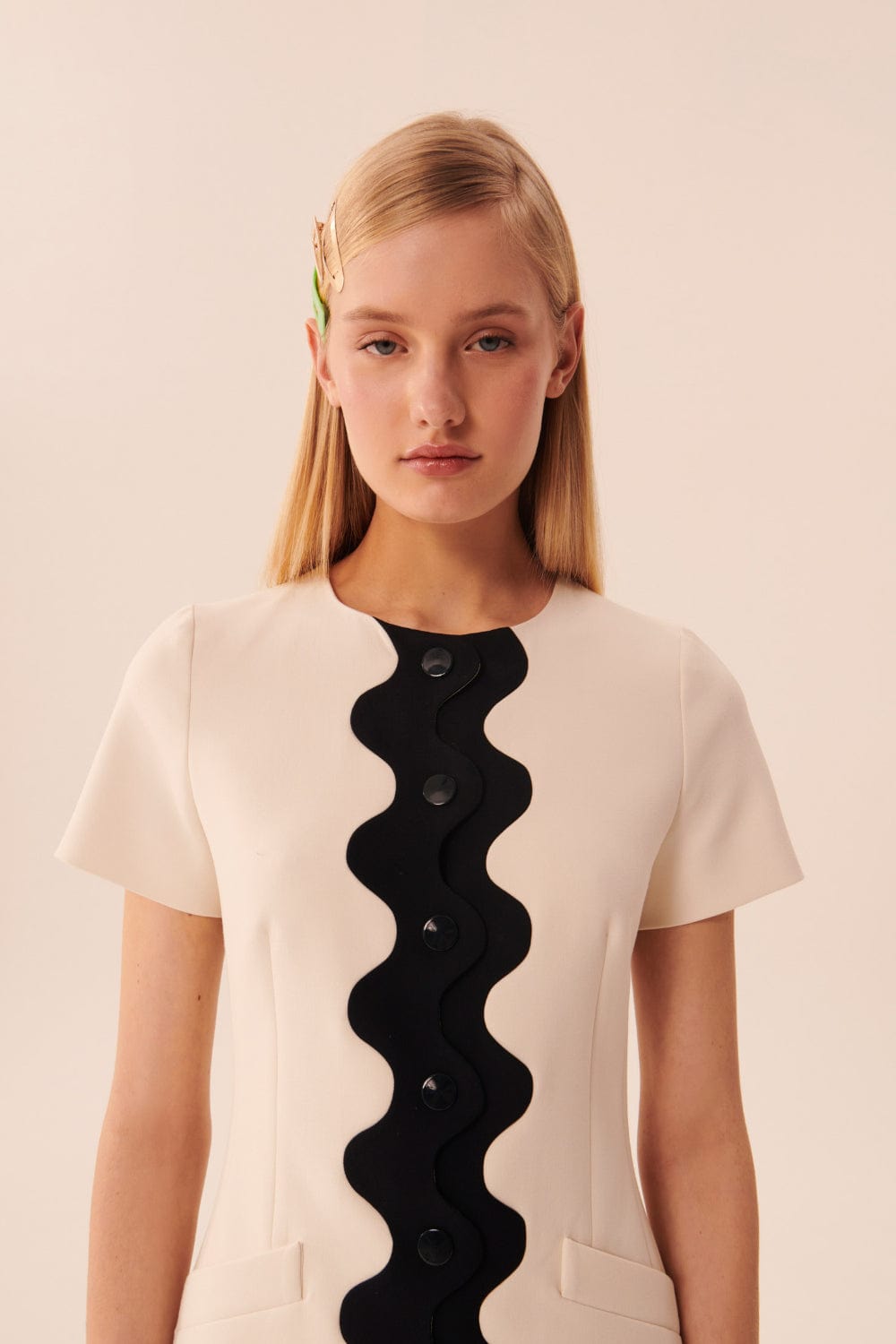 Tara Jarmon Paris - Vestido Curto Manga Curta Rossia Off White