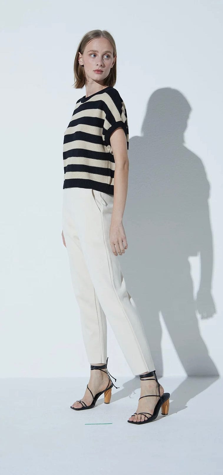 Viviane Furrier - Blusa Manga Curta Ampla Listrada