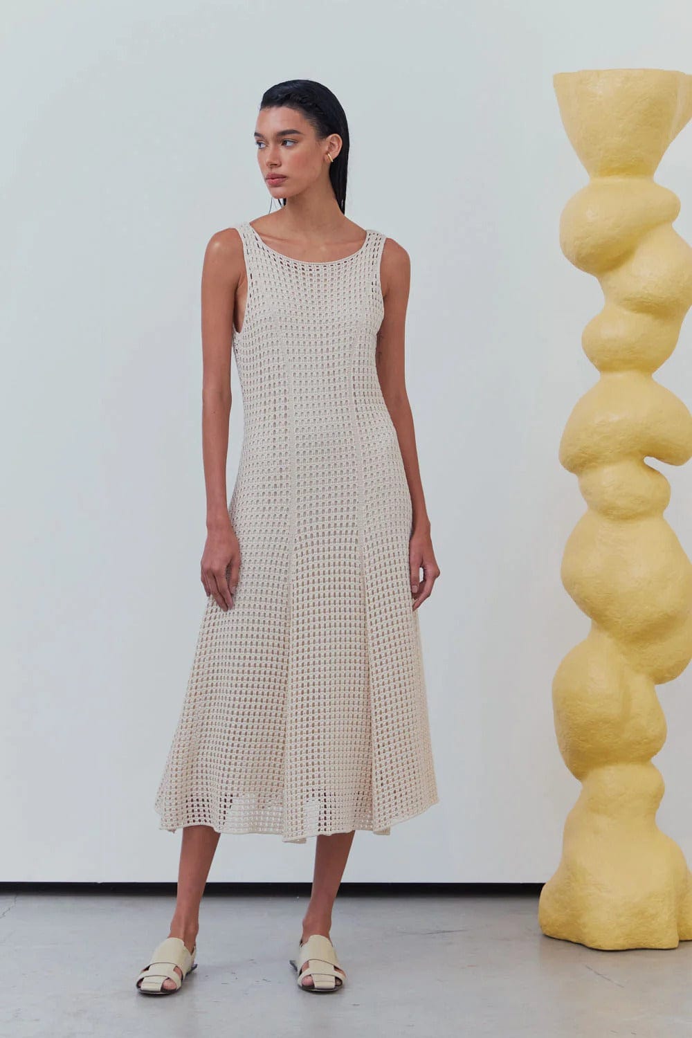 Viviane Furrier - Vestido Midi Sem Manga Tricot Bege