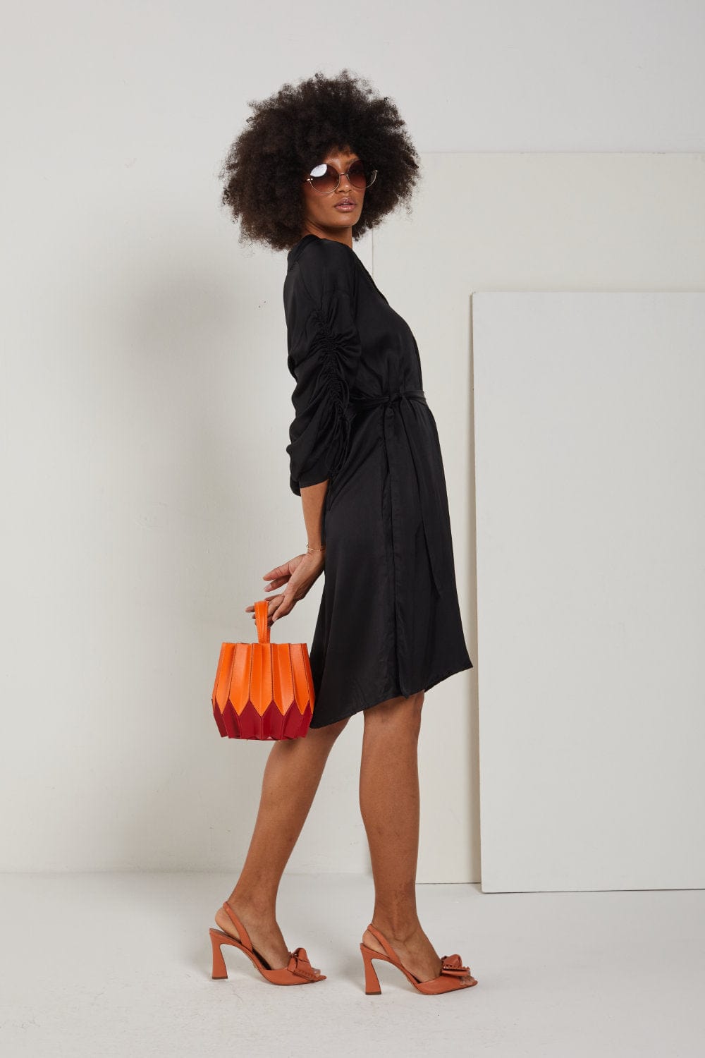 Access - Vestido Curto Manga Longa Preto