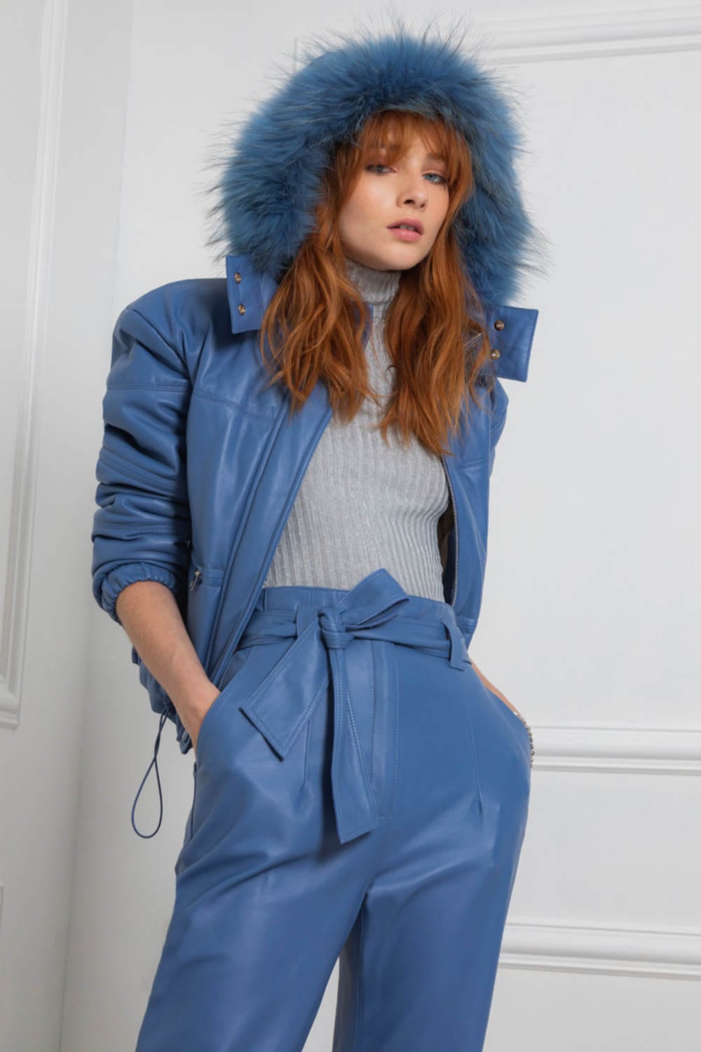 Juliana Sanmartin - Jaqueta Couro com Capuz