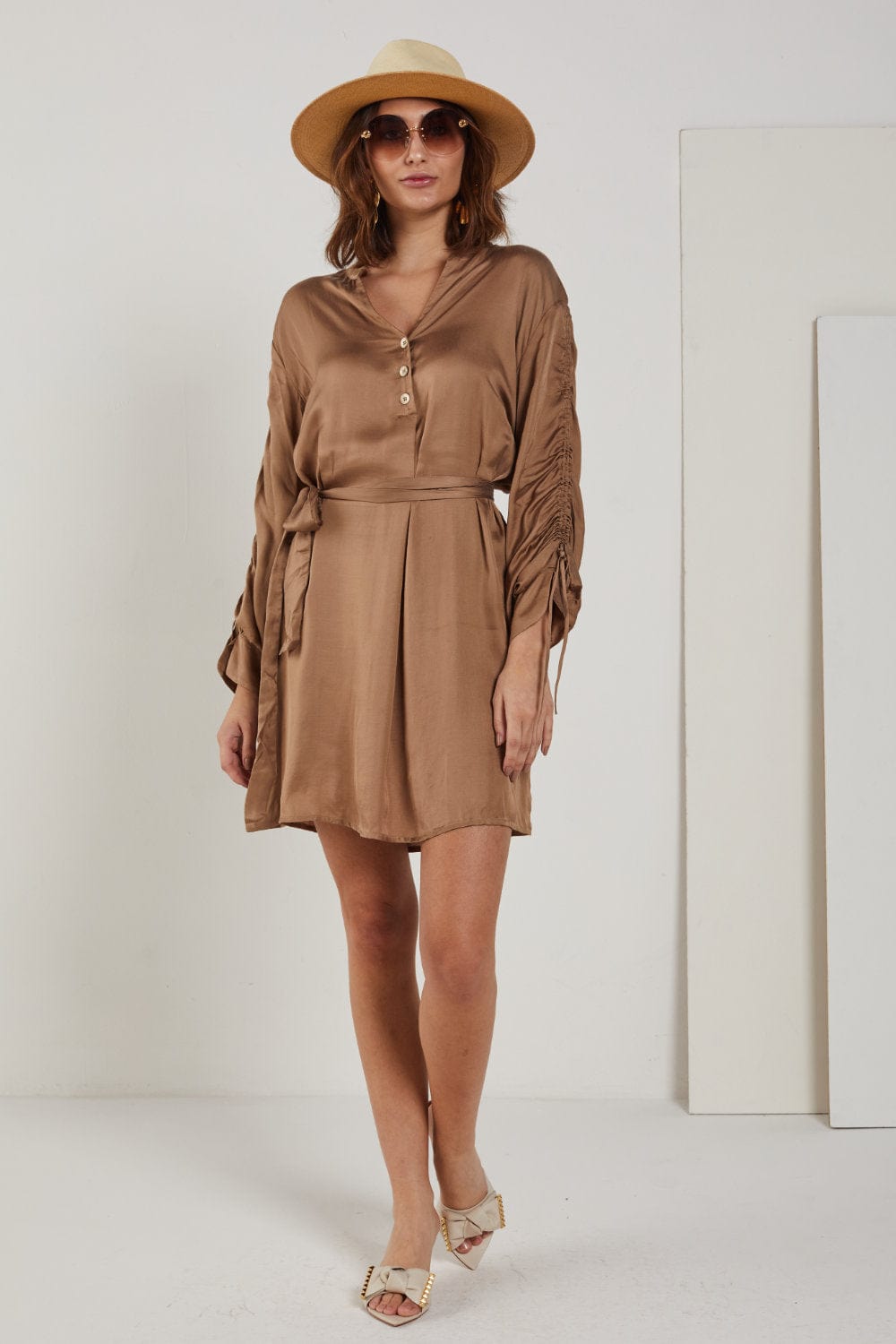 Access - Vestido Curto Manga Longa Bege