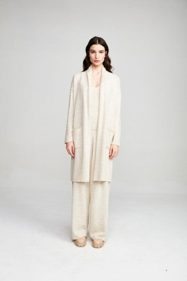 Viviane Furrier - Cardigan Longo com Bolsos Aplicados em Tricot Bege