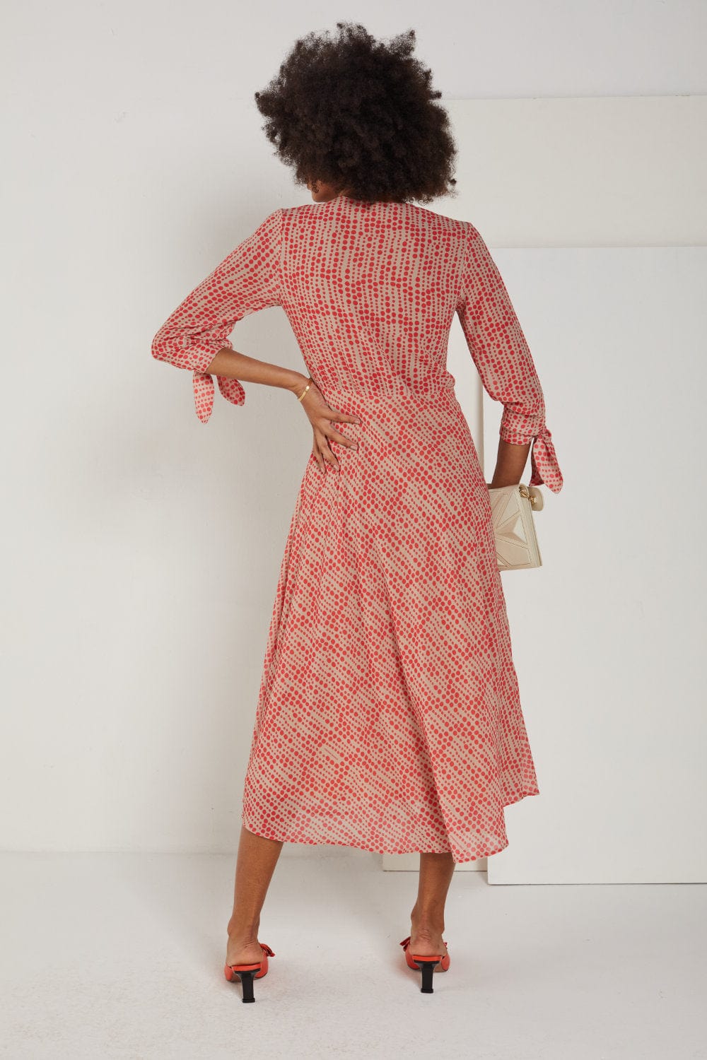 Cristina Barros - Vestido Midi Estampa Poá