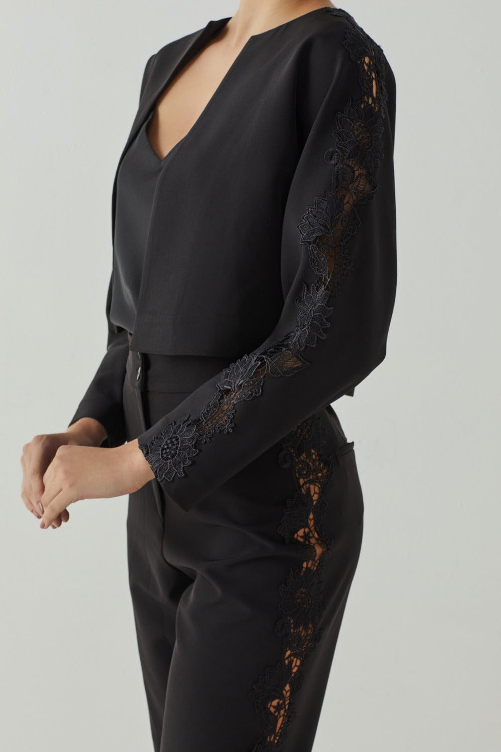 Access - Blazer Cropped com Renda Lateral