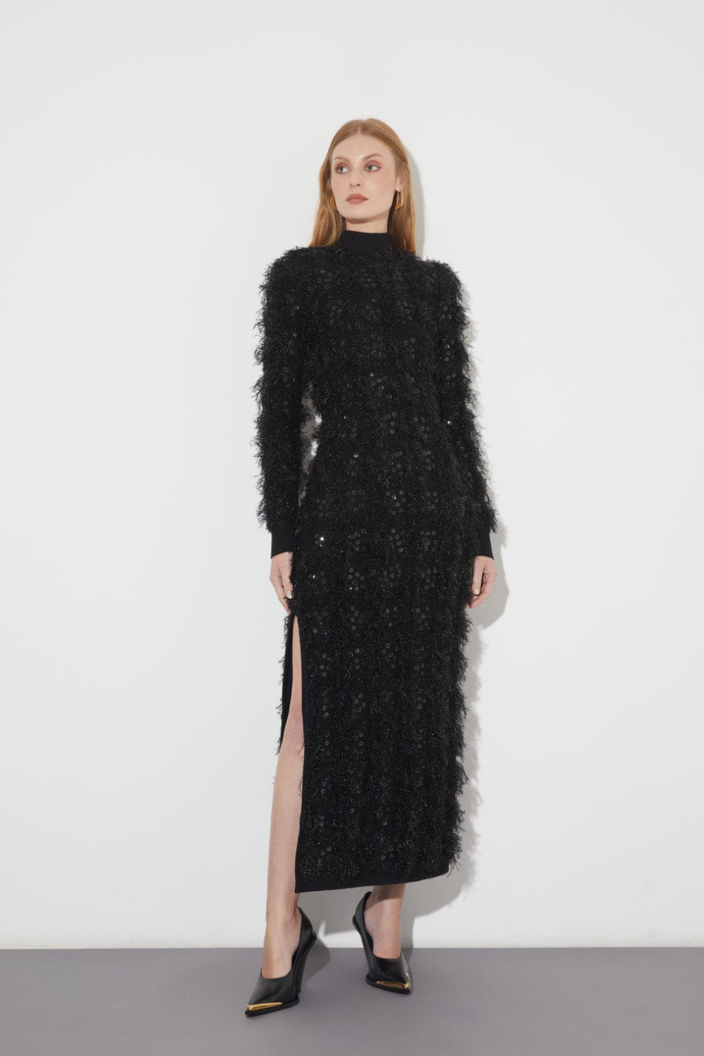 Coven - Vestido Midi Tricot Franjado e Bordado Preto