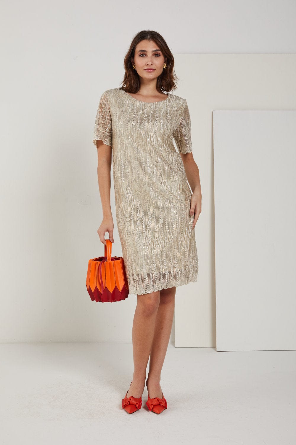 Cristina Barros - Vestido Curto Renda Bege