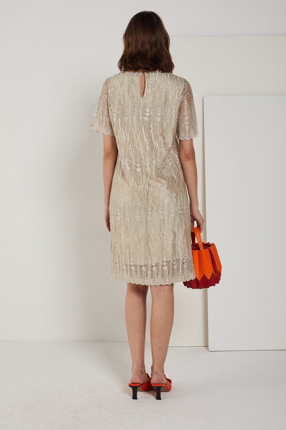 Cristina Barros - Vestido Curto Renda Bege