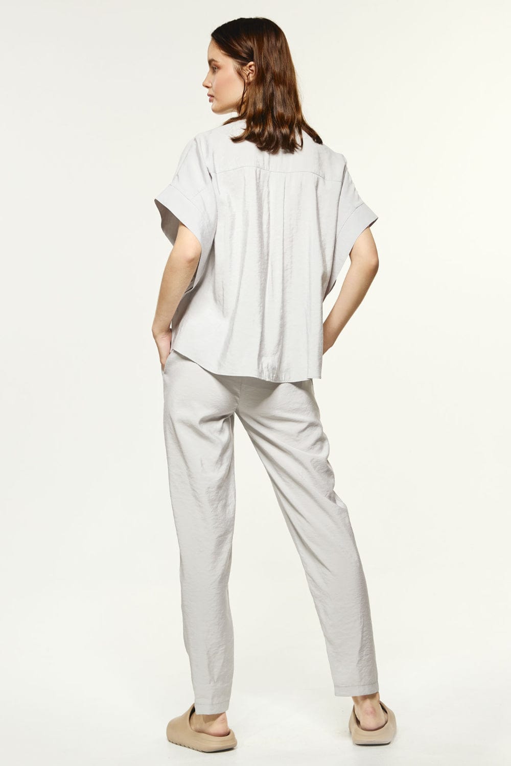 Eight - Macacão com Abertura Costas Cinza