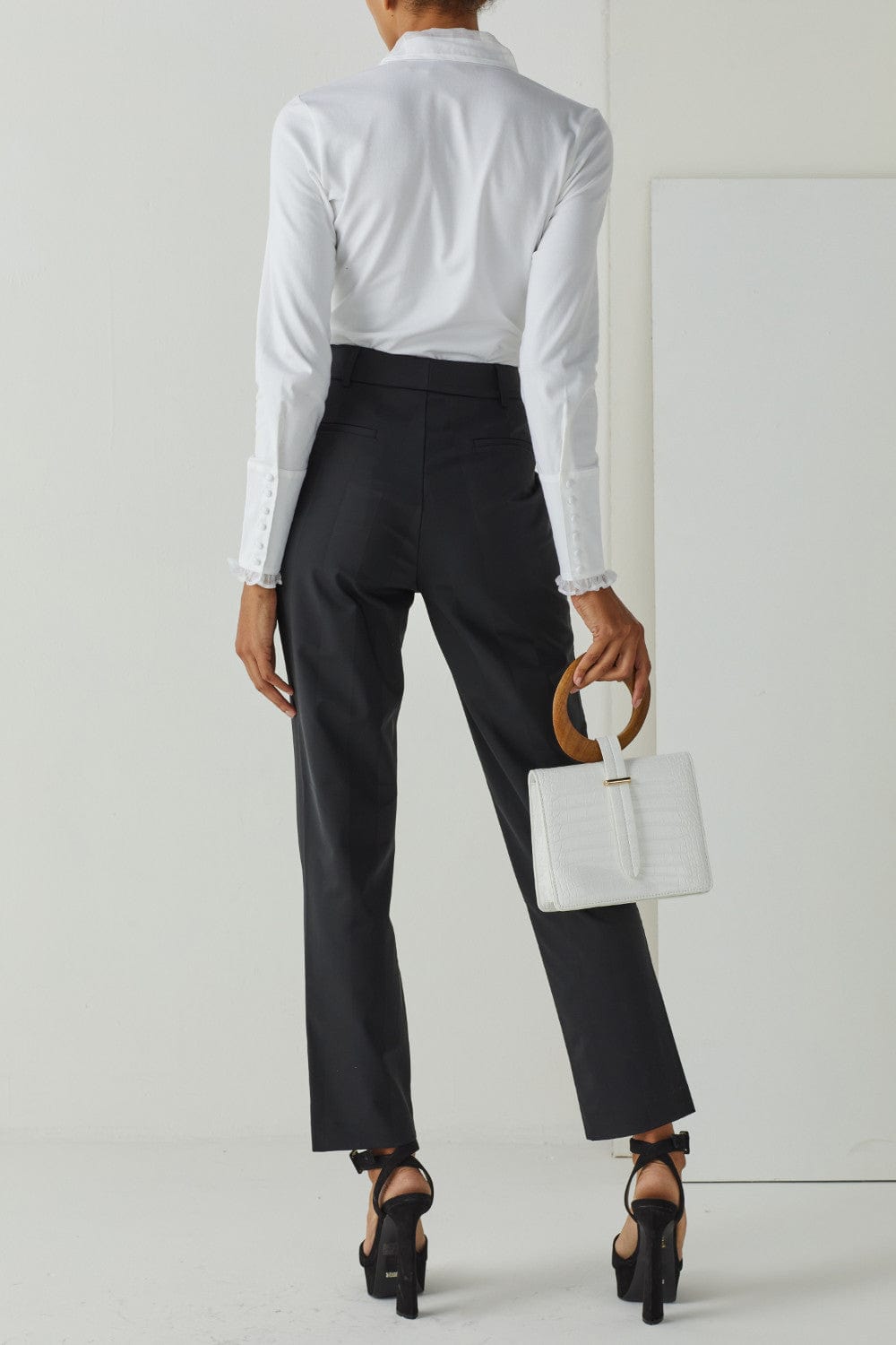 The Shirt Company London - Camisa Manga Longa com Babado Frontal