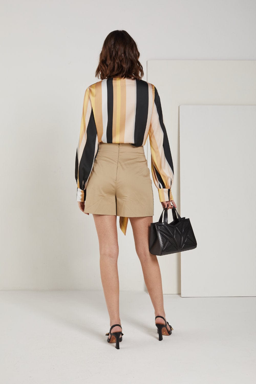 Access - Short com Cristais Laterais