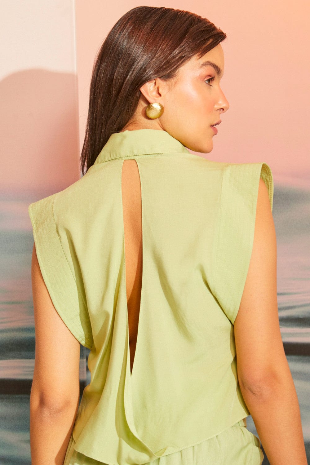 Romaria - Camisa Cropped com Decote nas Costas