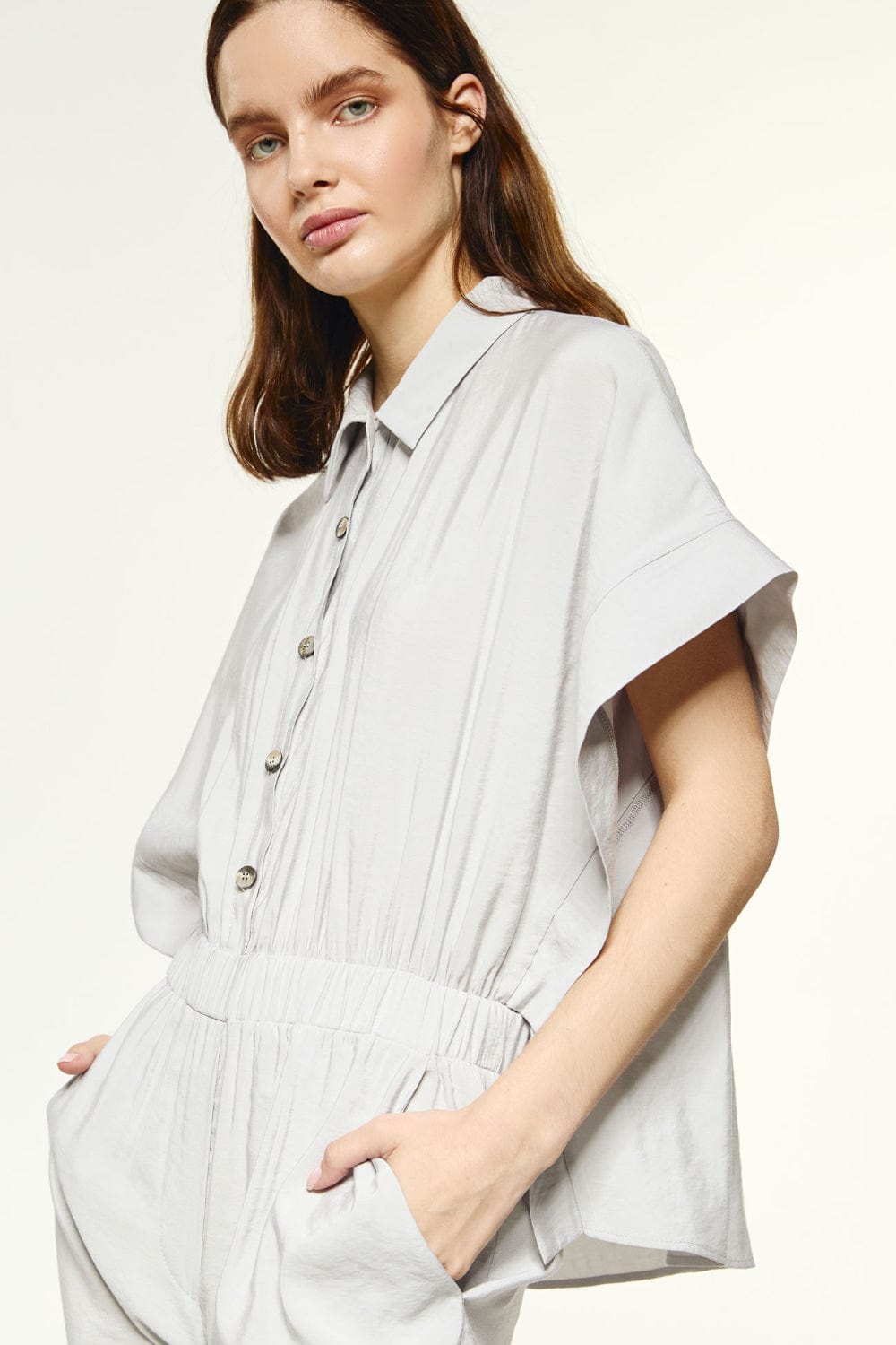 Eight - Macacão com Abertura Costas Cinza