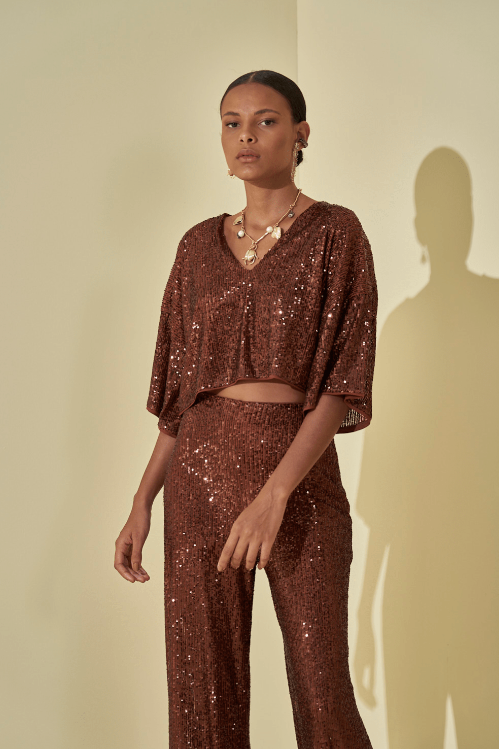 L'Cecci - Blusa Cropped Paetês Marrom