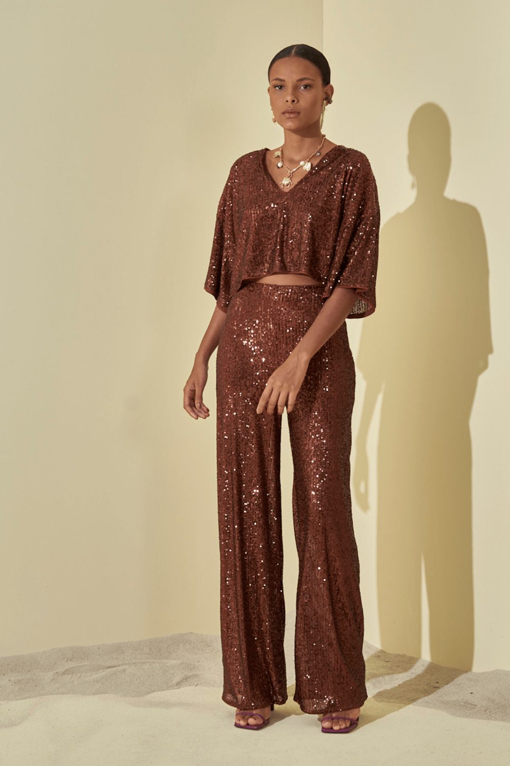 L'Cecci - Blusa Cropped Paetês Marrom