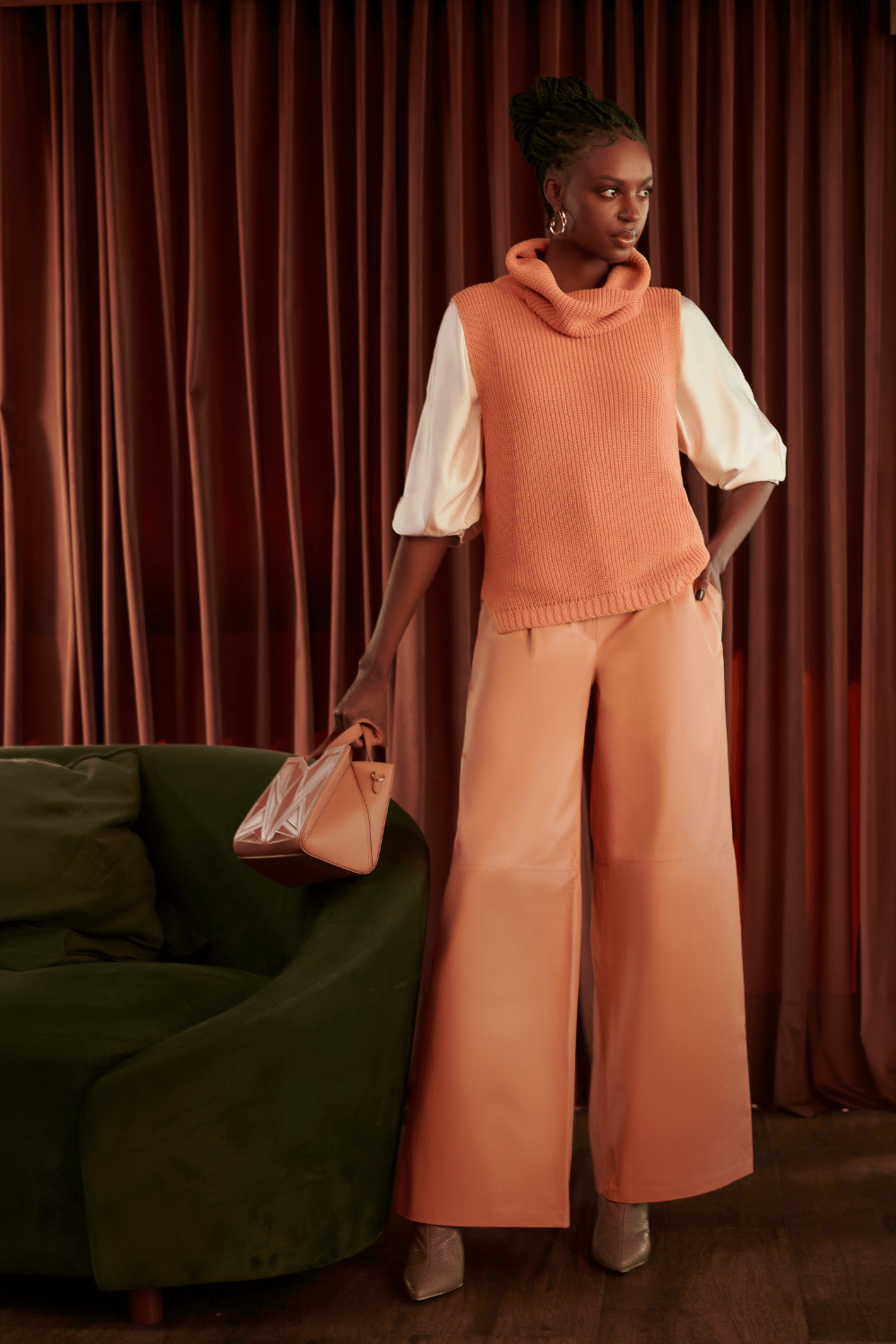 Viviane Furrier - Blusa sem Manga em Tricot com Maxi Gola Laranja