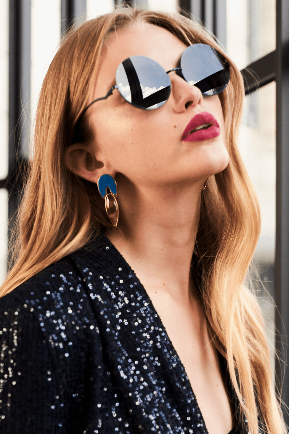 Aimer - Brinco Flor de Lótus Feldspato Azul Anil e Jaspe Madeira