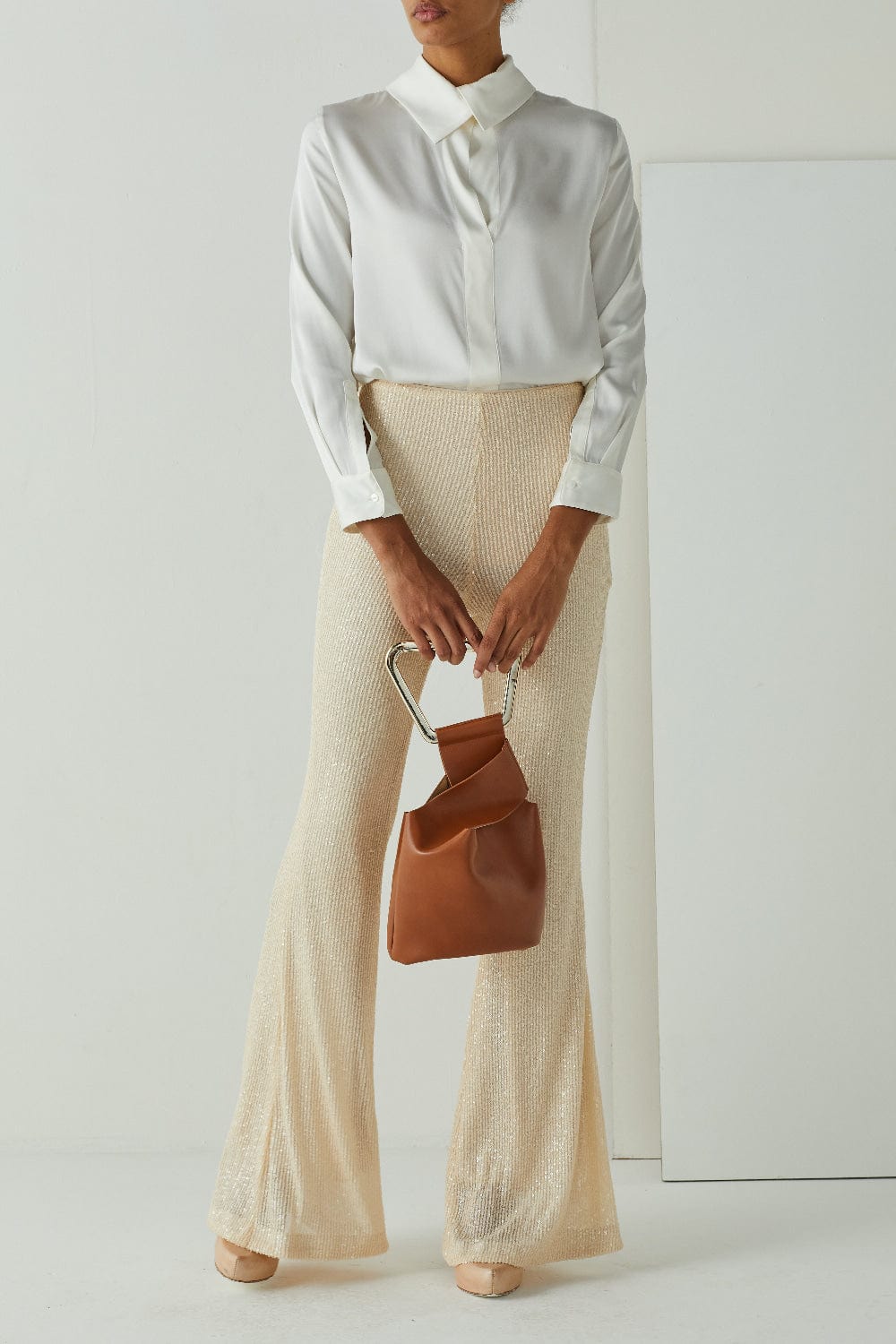 Mianotte - Calça Boot Cut em Paetês Bege