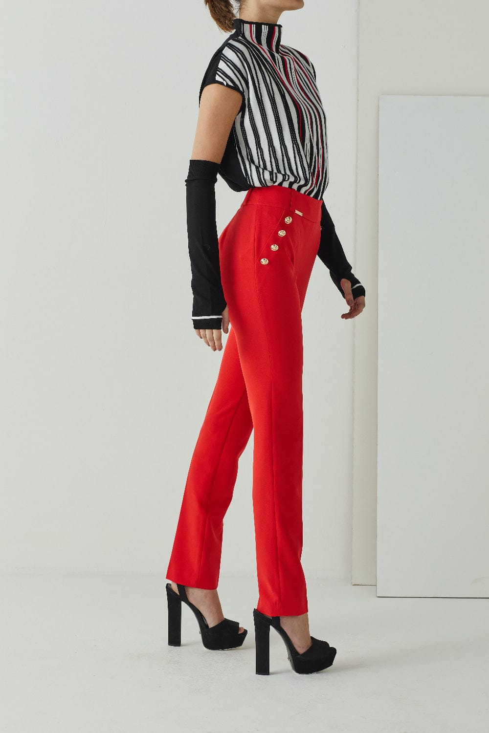 Cristina Barros - Calça com Botões Dourados Frontais