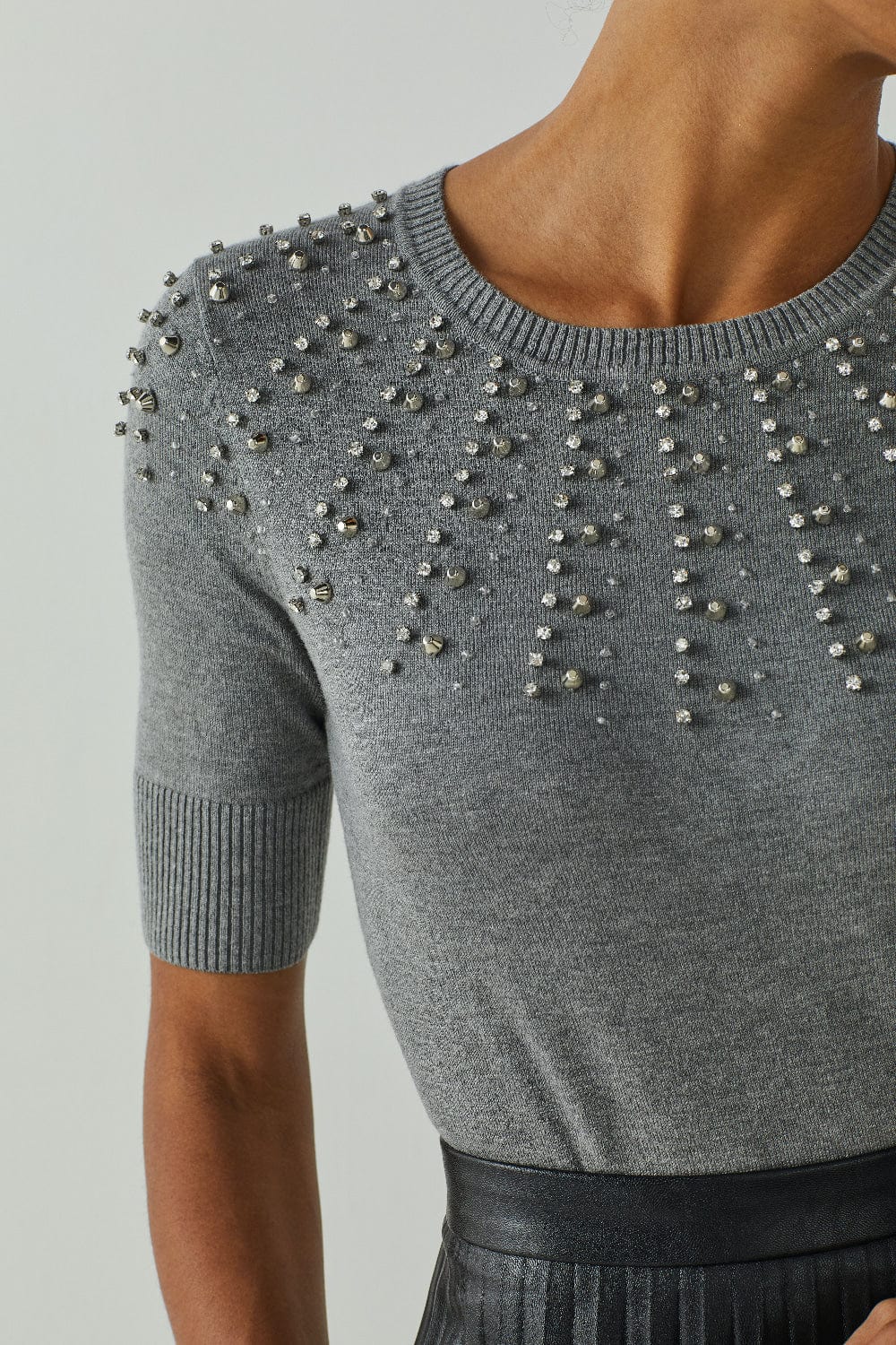 Spell - Blusa Manga Curta com Cristais Frontal Cinza