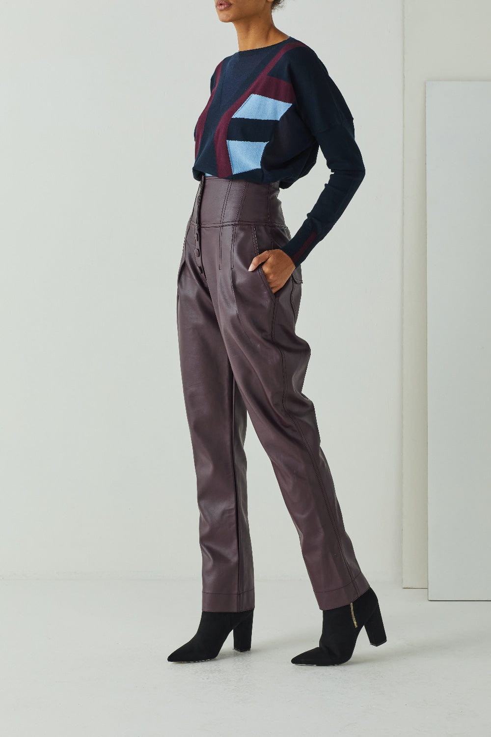 Oblique Creations - Blusa Manga Longa Gola Canoa