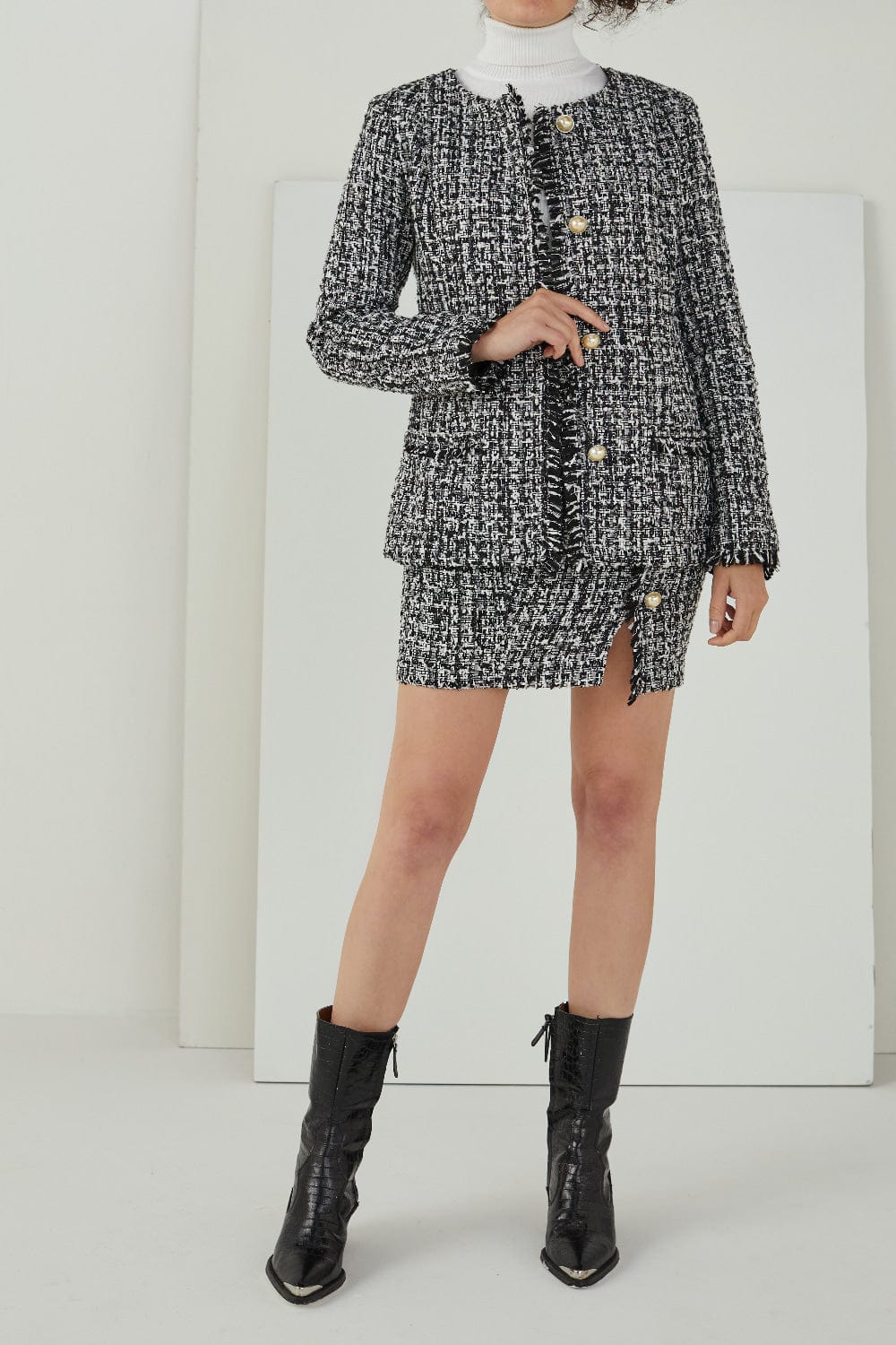 Rock Lola - Blazer Tweed com Botões de Pérola
