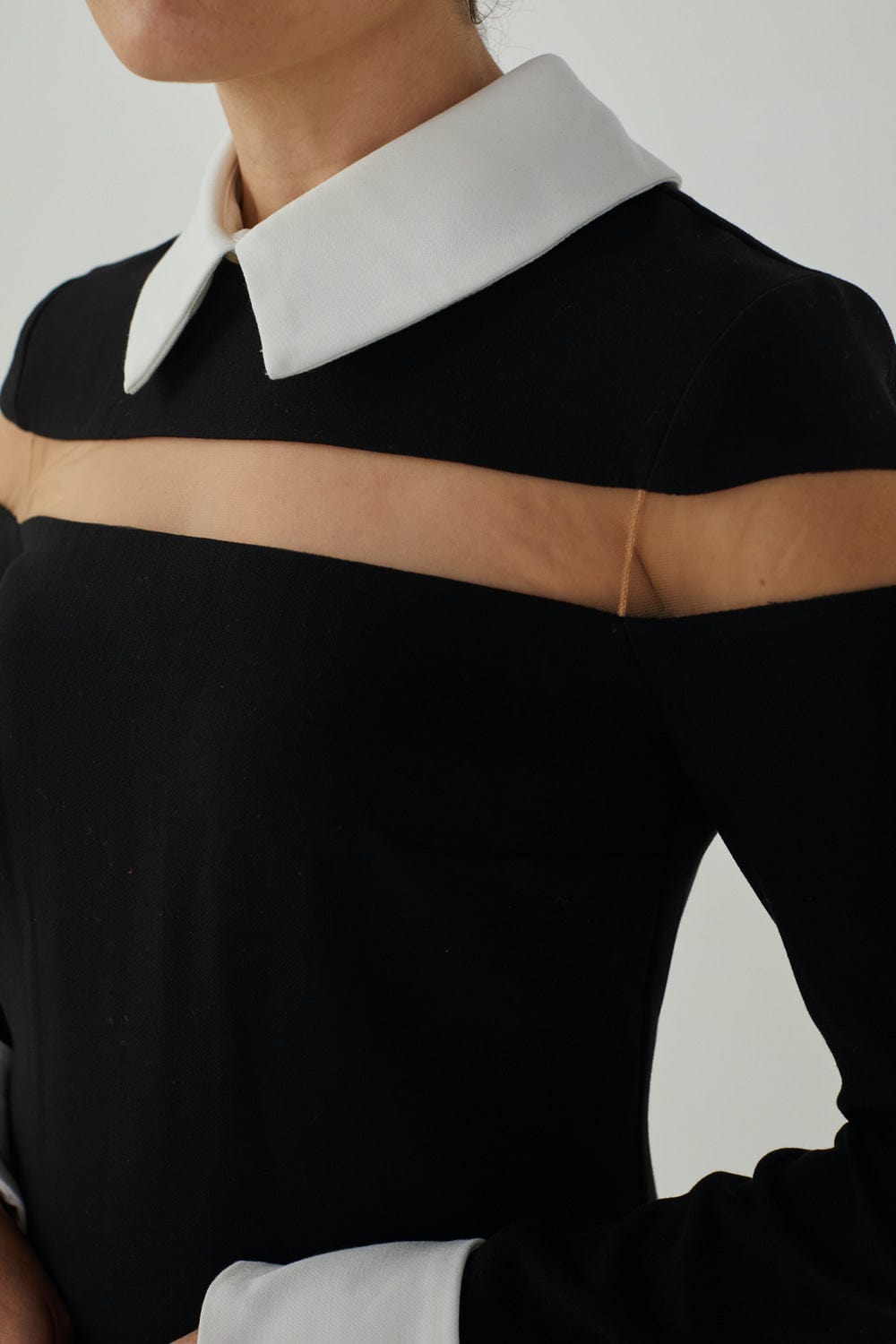 Access - Vestido Curto Manga Longa Preto