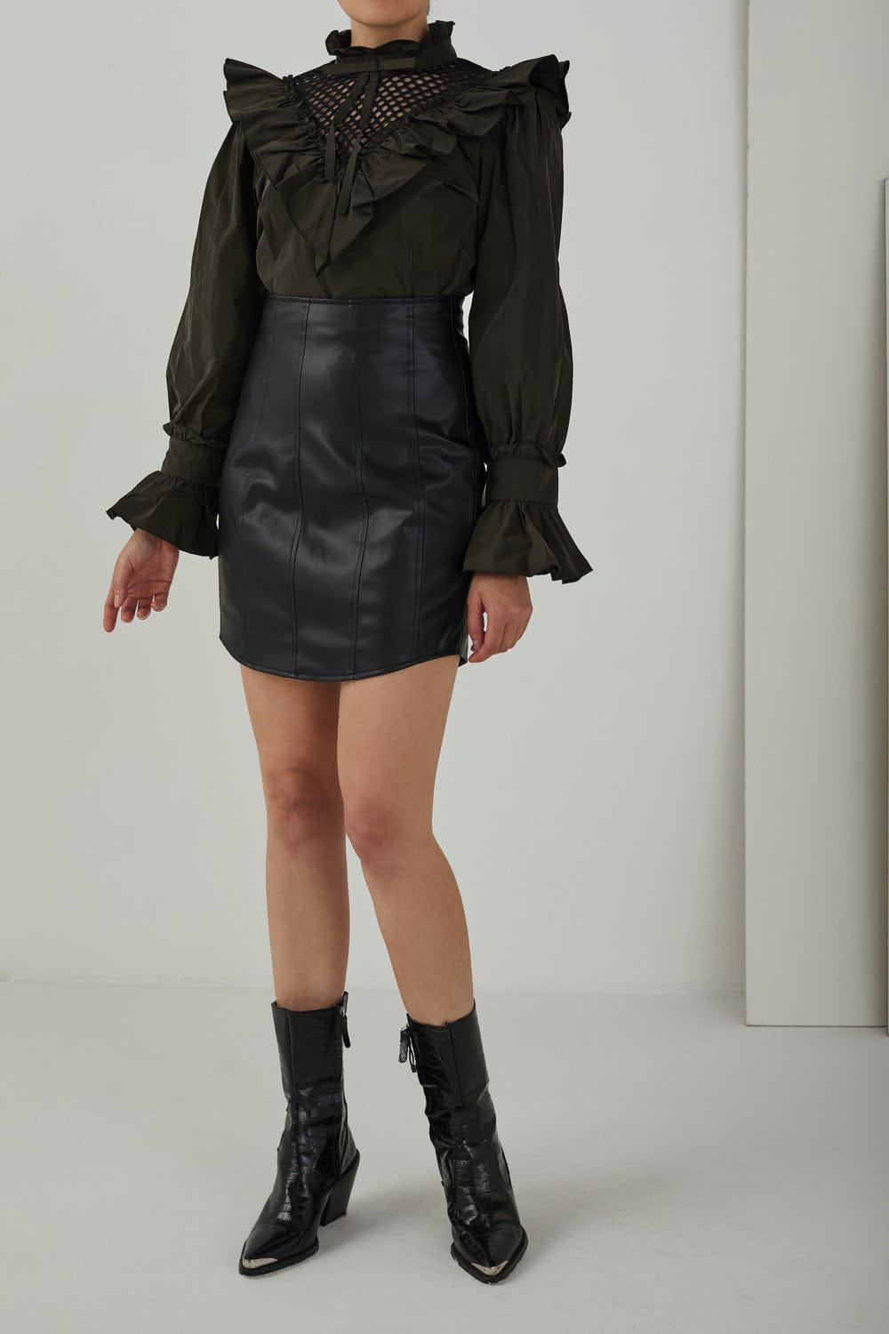 Spell - Saia Curta com Cós Alto Preto