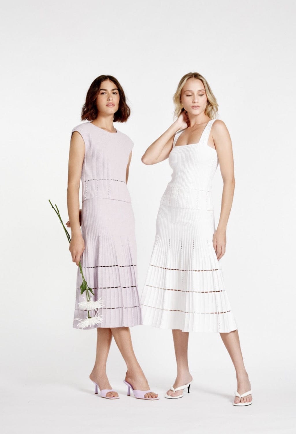 Viviane Furrier - Blusa Cropped em Tricot com Vazados Modulados