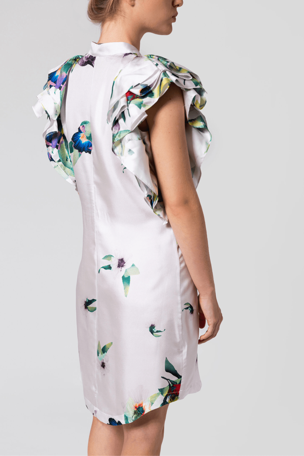 ANT - Vestido Curto Manga Ruffed de Seda