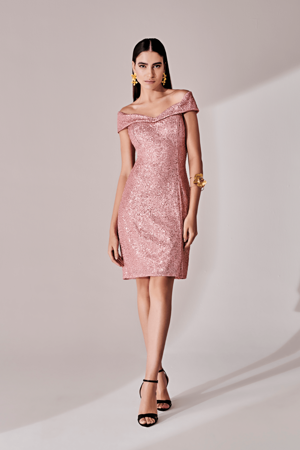 Ocasion - Vestido Curto de Paetês Rosa