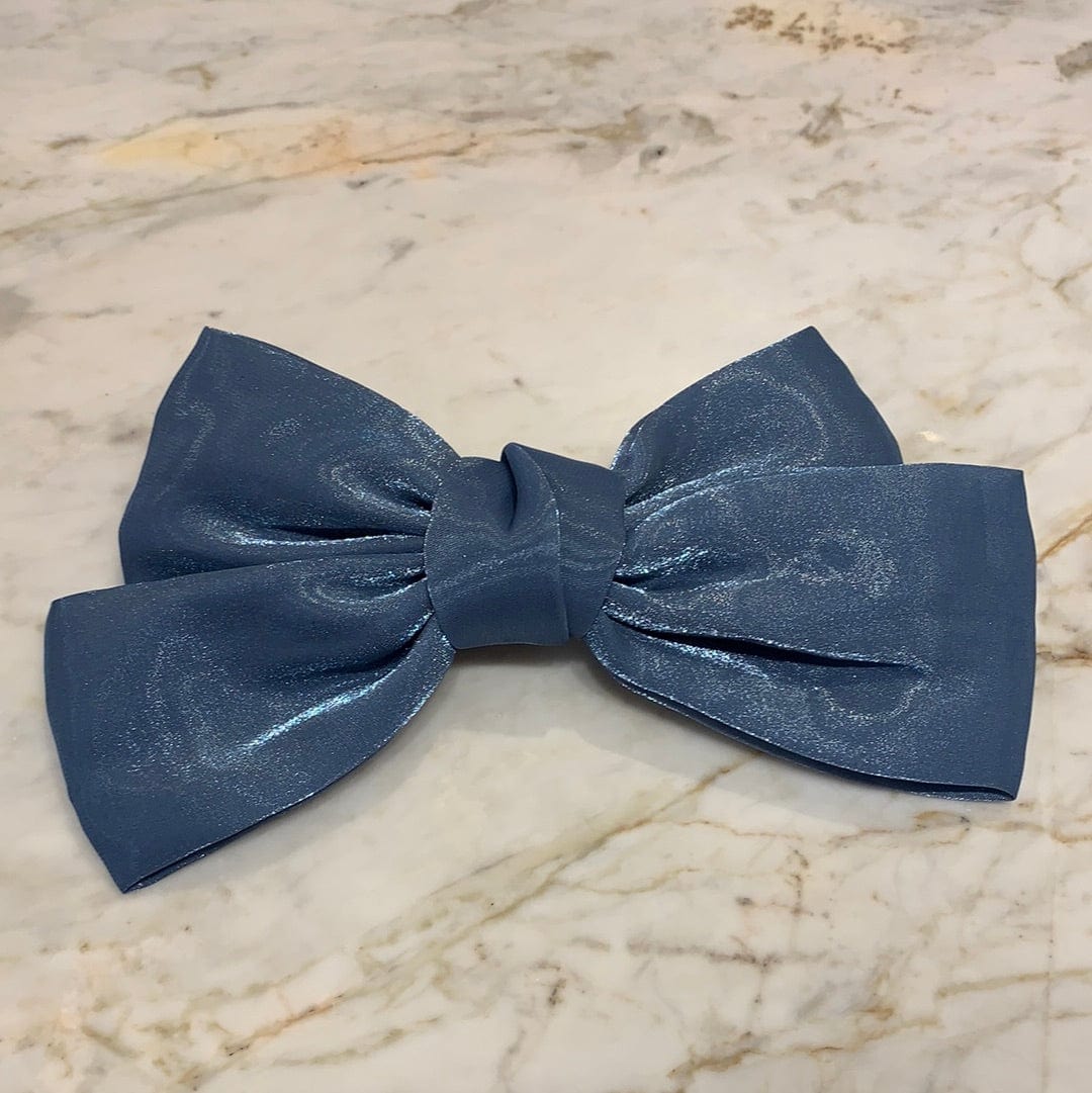 Bico de Pato com Laço Azul