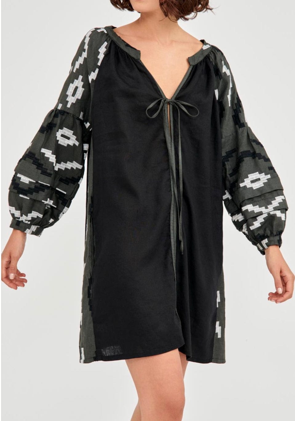 Greek Archaic Kori - Vestido Curto Manga Longa Linho Verde Escuro