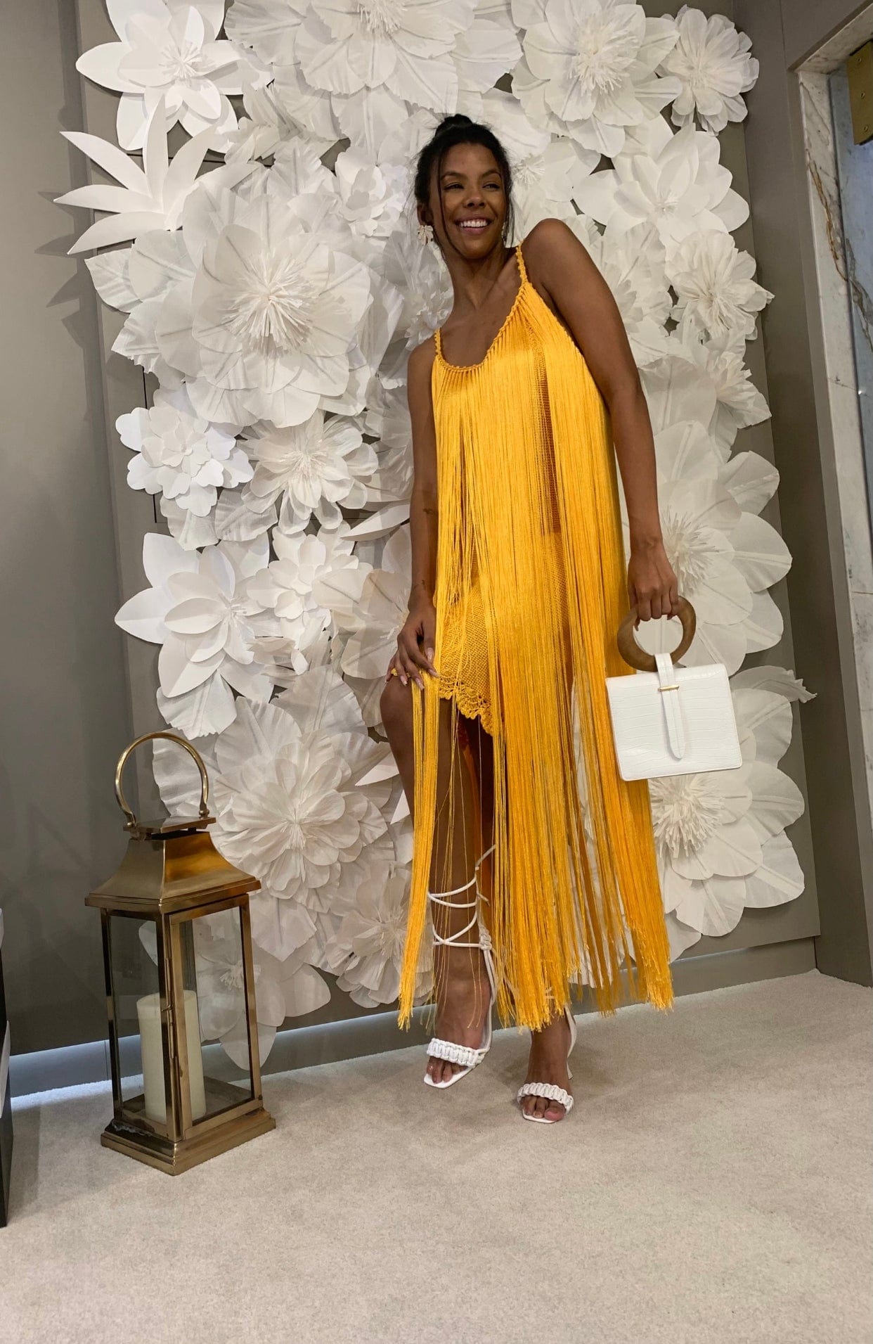 Club - Vestido Midi de Crochet Franjas Amarelo