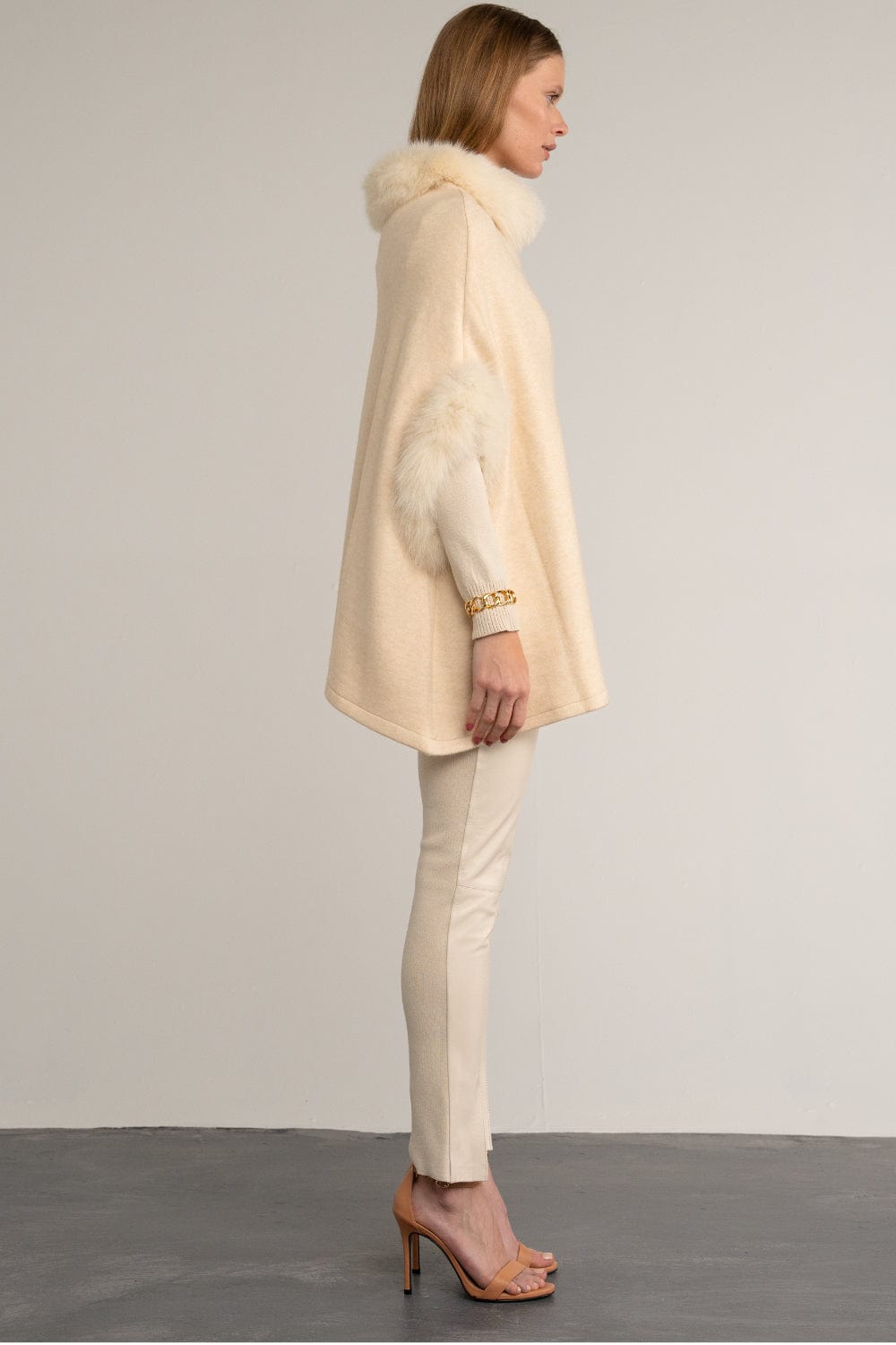 Madre Reina - Poncho Off White
